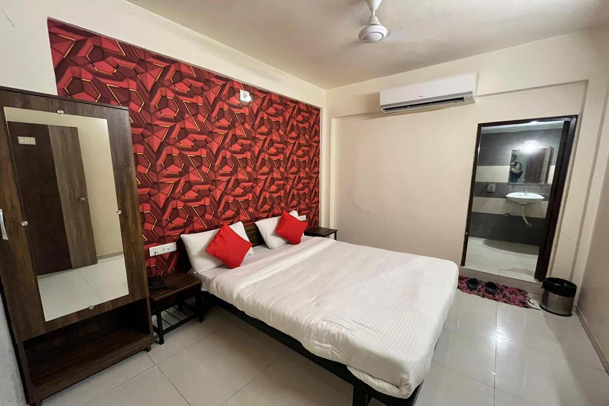 Hotel Kalyan Palace Watuwa Exterior foto